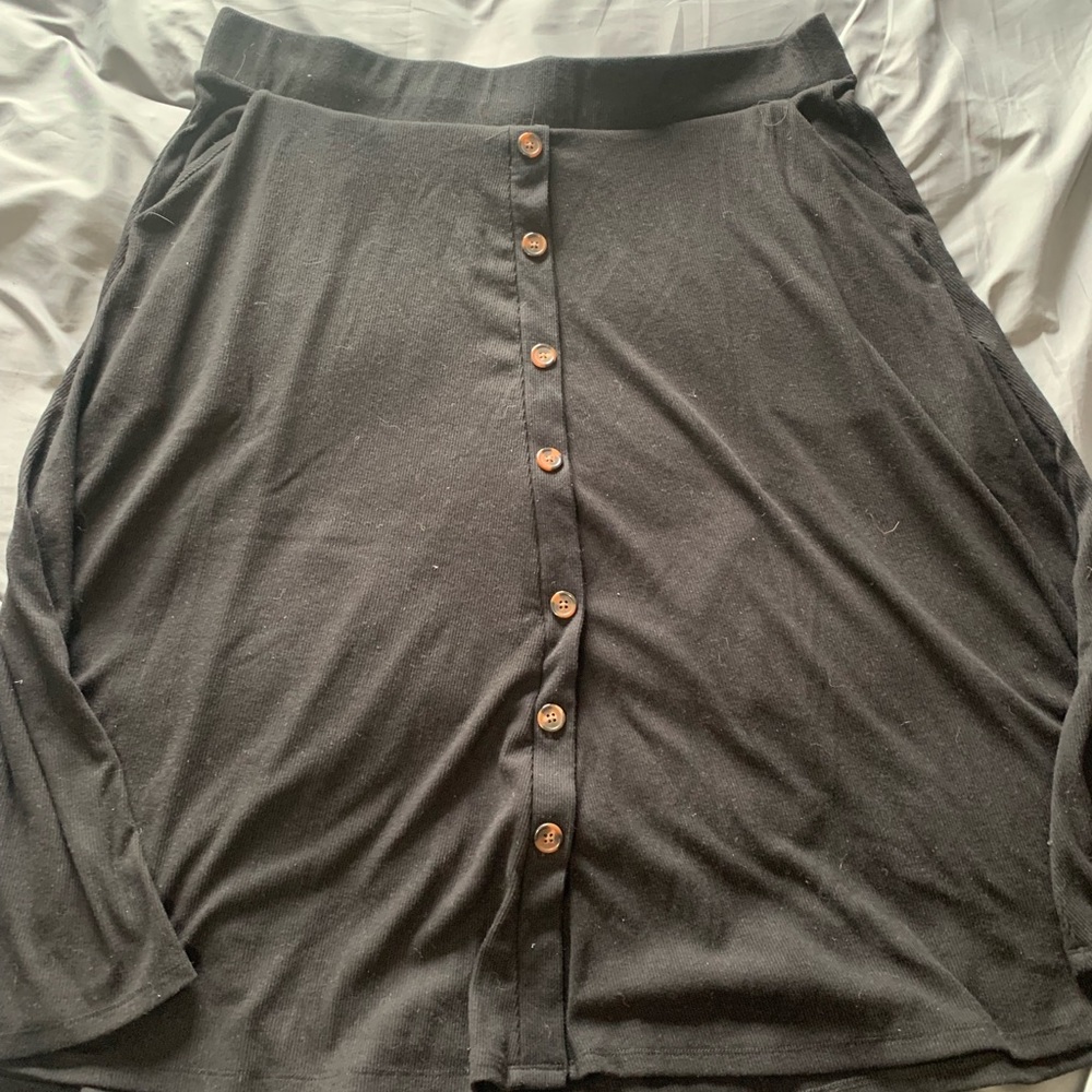Torrid stretch waist black button down midi skirt size 2